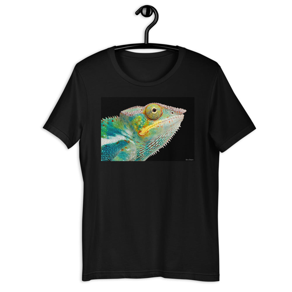 Classic Crew Neck Tee - Panther Chameleon CloseUp - Ronz-Design-Unique-Apparel